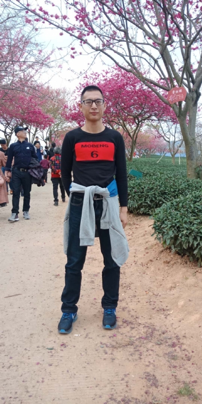 小梁的第一张照片--顺昌征婚网