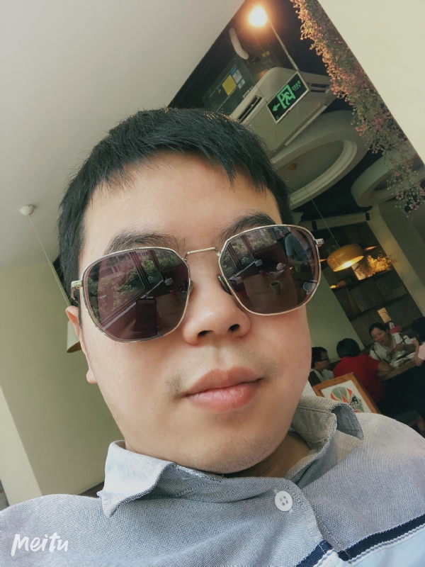 月台等路人的第一张照片--顺昌征婚网